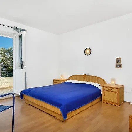 Triple Uvala Pokrivenik 2069a Pensión 3*